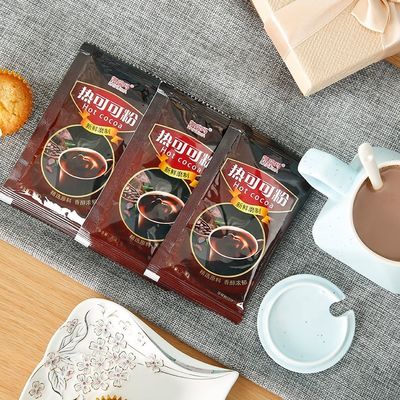 特徴的なココア味を楽しむ 熱いココア飲料のためのホットチョコレートミックス